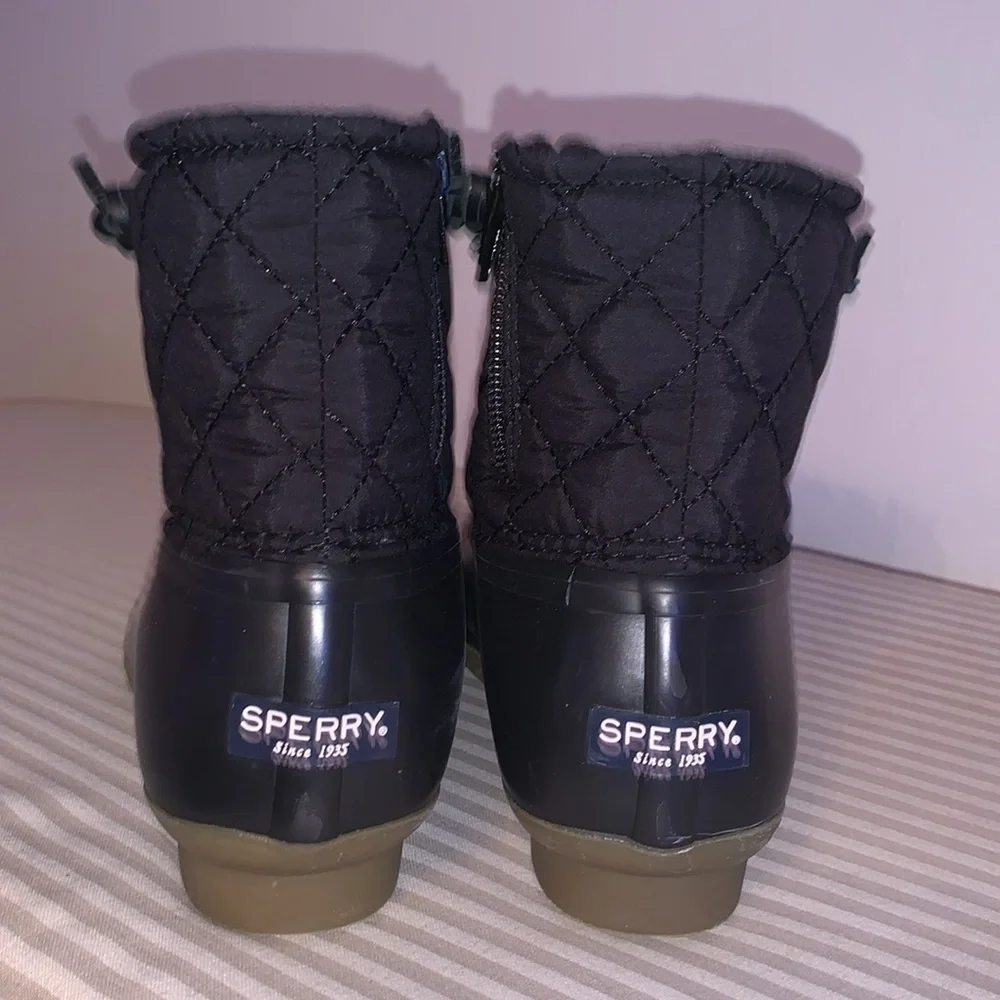 Sperry Saltwater Quilted Winter Boots Size 4